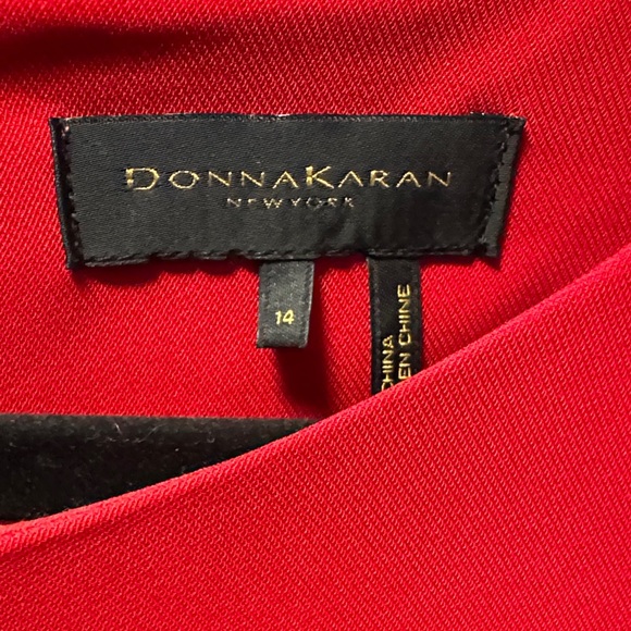 NWOT Elegant Red Shift Dress with Button-Detail Sleeves by Donna Karan Size 14 - Picture 5 of 8